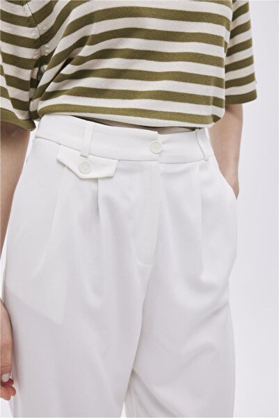 SHERIN Екрю штани з високою талією та деталями у вигляді ґудзиків