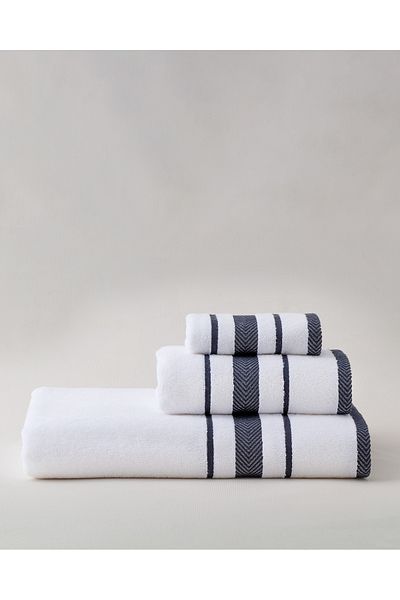 Madame Coco Hector Bath Towel - White/navy blue - 80x160 Cm