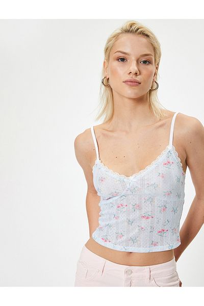 Koton Kurzes Tanktop mit Blumenmuster, Spitzendetail und dünnen Trägern