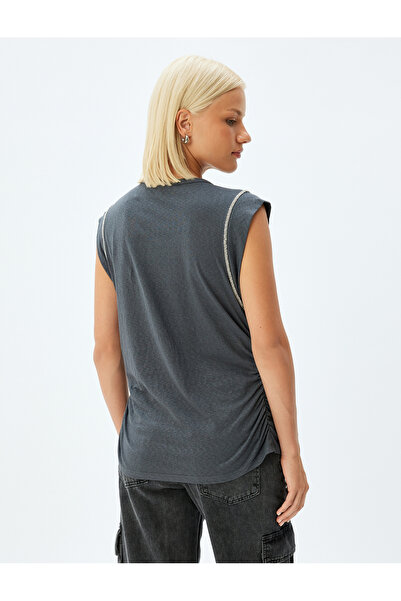 Koton Αμάνικο μπλουζάκι με στρογγυλή λαιμόκοψη με λεπτομέρεια