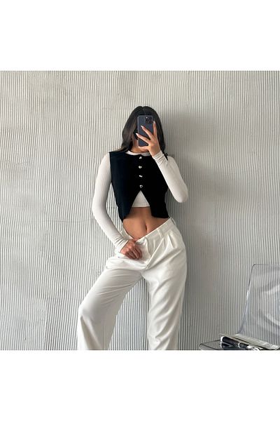 jöns since 1997 Women's Heart Buttoned Crop Solid Color Knitwear Vest