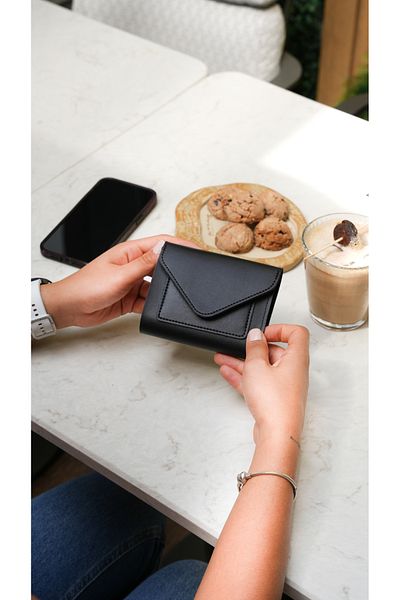 Crew Leather Zurich Women's Wallet - with Envelope Cover