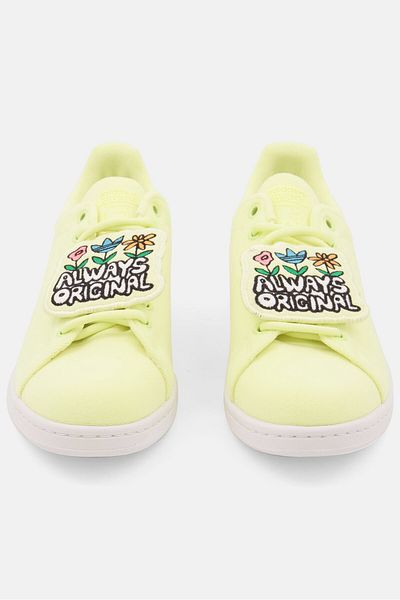 adidas Women Stan Smith Lace up Outdoor Shoes, Neon Yellow