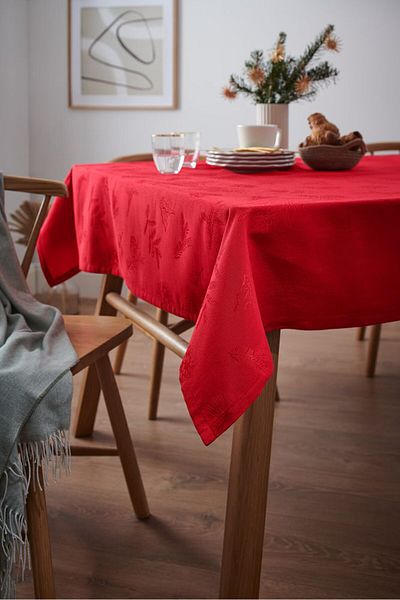 Tchibo Jacquard Table Cloth 140 W x 180 L cm, Red