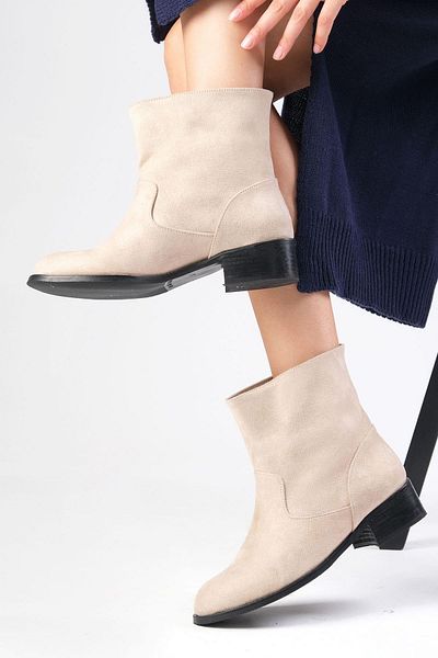 Mio Gusto Marnie Beige Color Non-Zipper, Thin Faux Fur Lined Women's Heelless Boots
