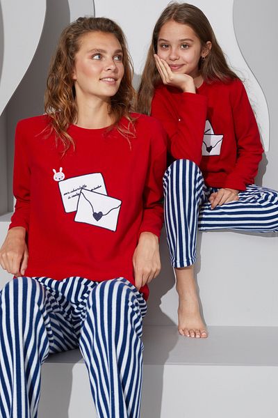 Siyah İnci Red Embroidered Lower-Upper Fleece Pajama Set 24223087