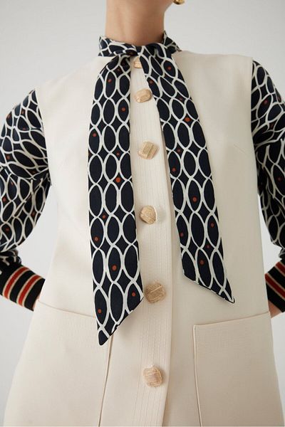 Exquise Regular Vest - Pocket and Button Detail