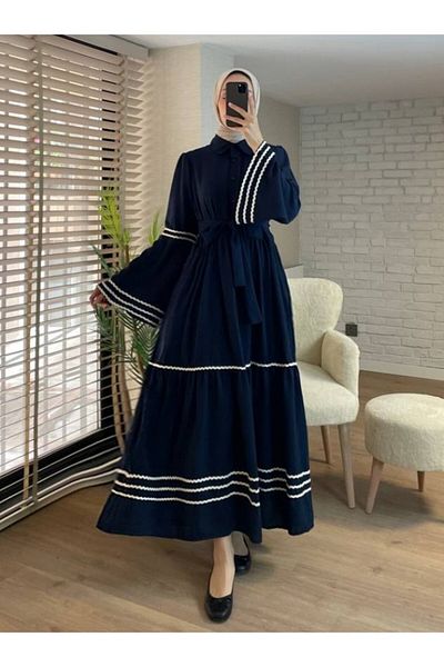 Modamorfo Gesticktes, fragmentiertes Kleid mit Ärmeln und Saum – dunkel