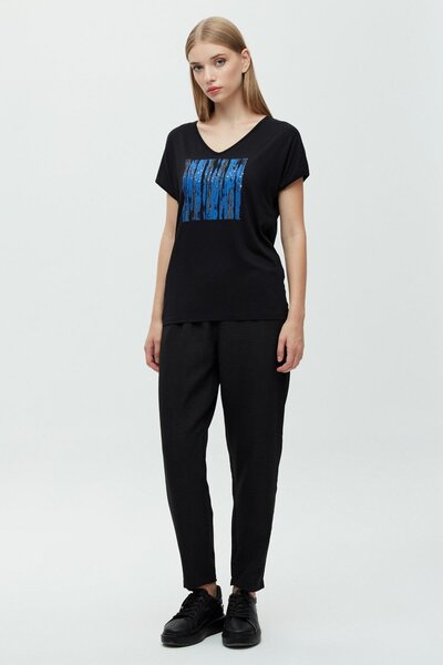 DAIDO Μπλουζάκι με λεπτομέρεια από πέτρα στην πλάτη