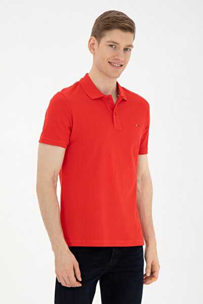 U.S. Polo Assn. تي شيرت أساسي بياقة بولو وقصة ضيقة للرجال باللون الأحمر 50286...