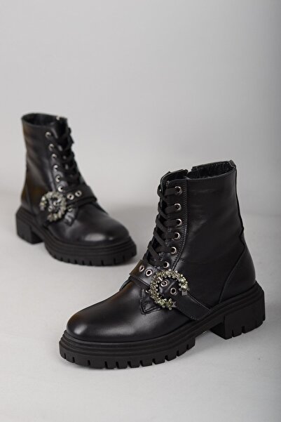 SEÇ KUNDURA SEÇ 6697 TAŞLI HAKİKİ DERİ KADIN POSTAL BOT SİYAH