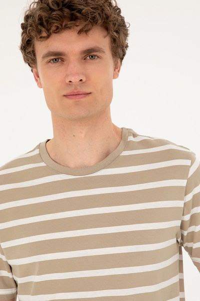 U.S. Polo Assn. Men's Regular Fit Crew Neck Light Khaki T-Shirt 50287043 -Vr183