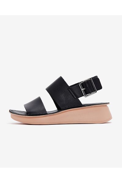 CLARKS صندل نسائي رسمي من الجلد الأسود من Velhill