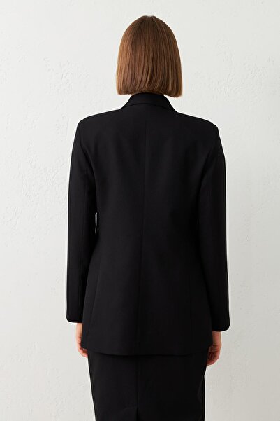 Setre Μαύρο μπουφάν με ασύμμετρο κλείσιμο και λεπτομέρεια με κουμπί