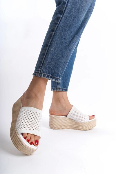 Moda Değirmeni Tricotaje de damă albe Papuci cu toc pană