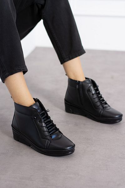 Shakrak Flat Sole Orthopedic Lace up Mother Boots
