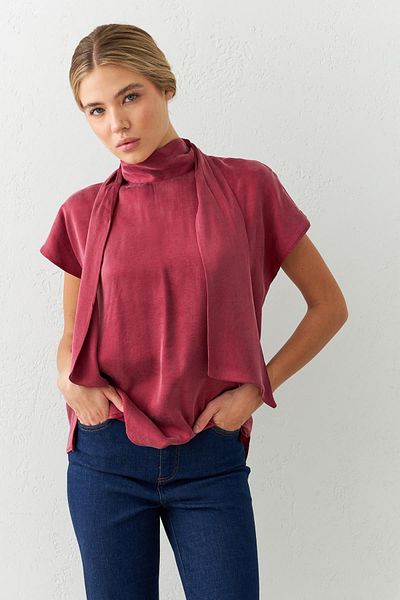 Setre Comfortable Cut Burgundy Blouse - Neck and Sleeve Detail