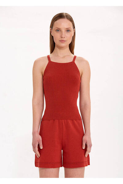 Knitss Top tricotat cu guler halter, culoare scorțișoară