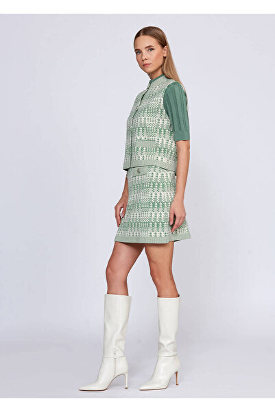 Knitss Зелено кремаво плетено жиле с геометричен мотив „гъска крак“