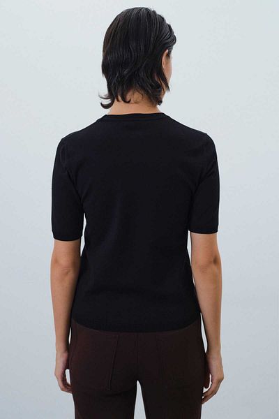 Mısırlı Pulover de damă din tricotaje negre - mânecă scurtă și croială subțire