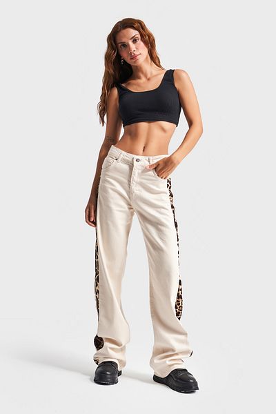 its basic Γυναικείο τζιν με ακατέργαστο χρώμα Leopard Print - Loose Fit Design