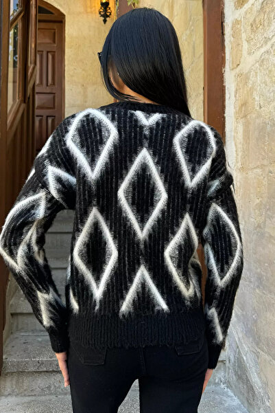 GÜLSELİ Pulover de damă negru cu model din piatră brodat