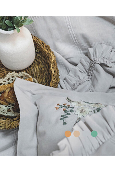 did homeware Fırfırlı Çiçek İşlemeli Gri Yatak Örtüsü Seti