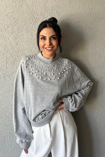 Seda Yalçın Atelier سترة رمادية مرصعة بأحجار اللؤلؤ