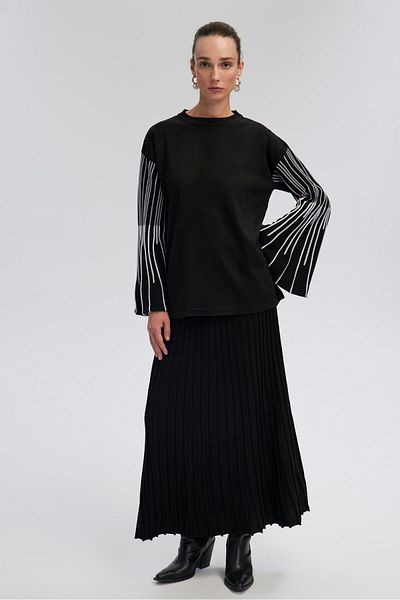 Touché Privé Knitwear Tunic and Skirt Set - Stripe Detailed
