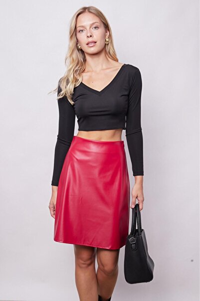 Up Shop Kırmızı Renk Hafif Likralı Yüksek Bel Diz Boy Suni Deri Çan Etek 100118