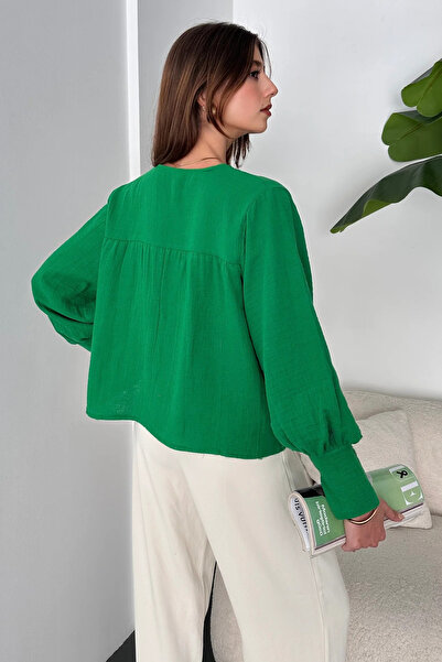 Fav Style Πράσινη γυναικεία μπλούζα με μακρυμάνικη λαιμόκοψη με λεπτομέρεια με κορδόνια