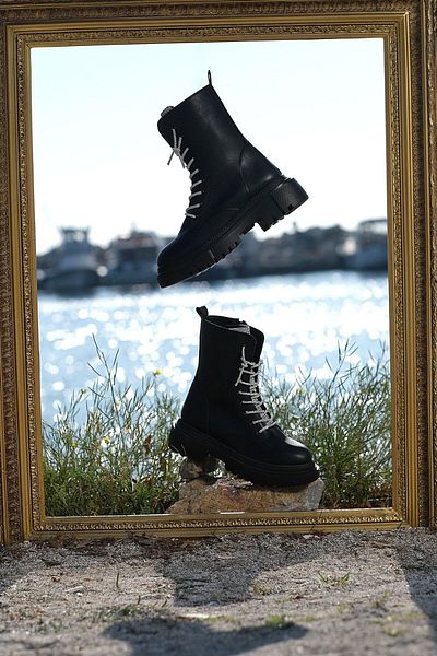 sovrana Lacing Stone Detailed Boots Black