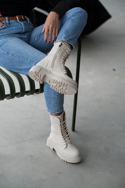 sovrana Thick Sole Lace Detailed Boots Beige