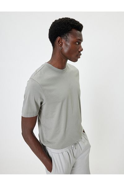 Koton Basic-Kurzarm-T-Shirt aus Baumwolle mit Rundhalsausschnitt