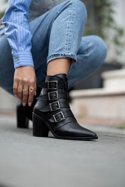 sovrana Belt Detailed Heeled Boots Black