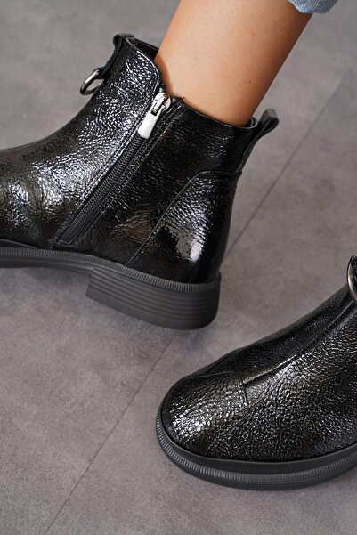 Moda Pie Temen Yan Lastik Ön Tokalı Hakiki Deri Kadın Bot Siyah Baskılı