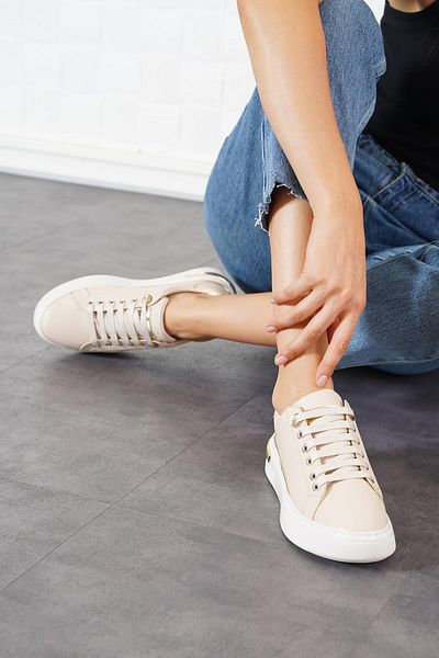 Moda Pie Beige Women's Sneakers - Parne Front Piece