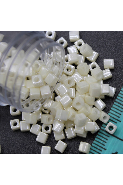 Miyuki Mărgele pătrate 3 mm Nr.: 23