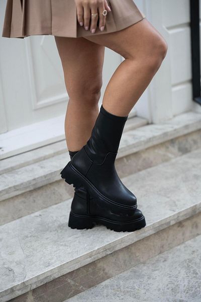 sovrana Thick Sole Stretch Boots Black