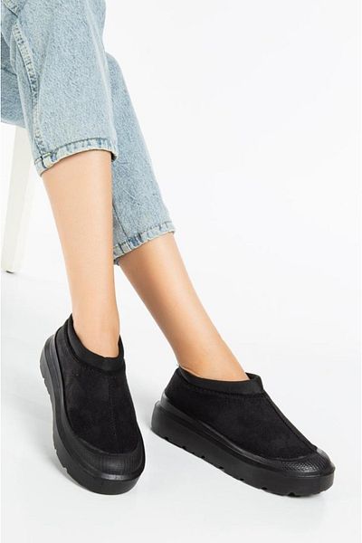 YASEMİN Botine de damă din piele intoarsa neagra cu lana in interior, plate, groase, cu talpa din polietilena neagra - Betty