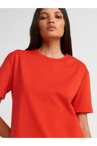 Dilvin 30312 Crew Neck Stitched Decorative T-shirt - Red