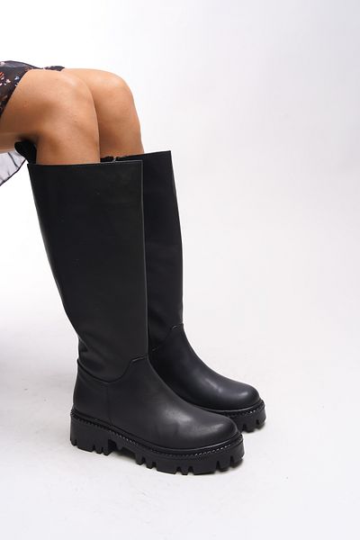 Riccon Bhehunni Women's Black Below the Knee Boots - 0012100   Model