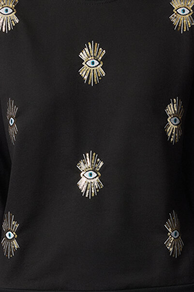 Trendyol Collection Černý potisk tenkých očí vyšívaný uvolněný/pohodlný střih pletená mikina Twoaw25Sw00263