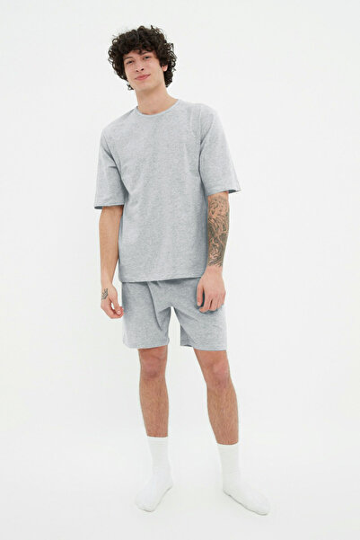 Trendyol Collection Unisex šedá sada pyžama ze 100% bavlny – tričko a šortky THMSS22PT0694