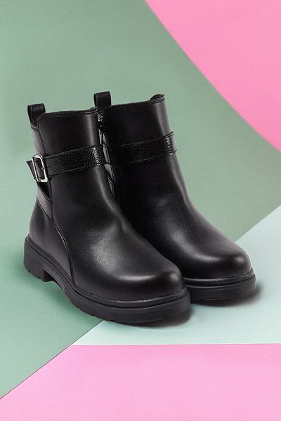 TRENDYOL SHOES Cizme pentru copii pentru fete mari, cu cataramă neagră, cu fermoar 
 TAKAW25BO00038