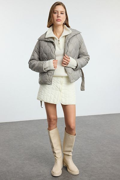 Trendyol Collection Καπιτονέ παλτό με αδιάβροχη ζώνη - Κανονική εφαρμογή TWOAW25MO00162