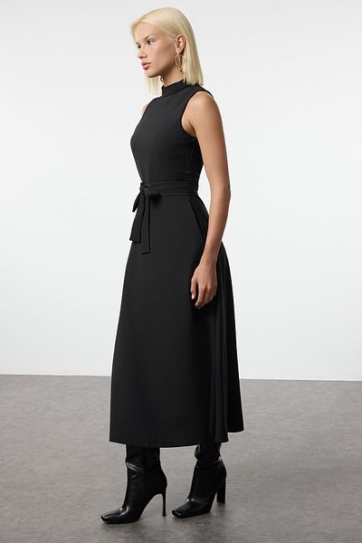 Trendyol Collection Černé midi šaty s límečkem - pásek, rozepínání v pase Twoaw25el00136
