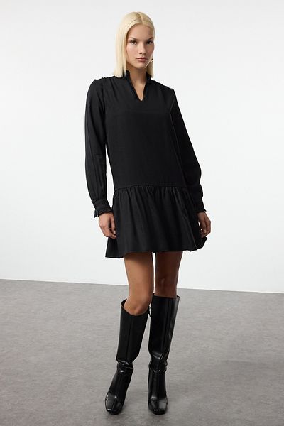 Trendyol Collection Μαύρο V λαιμόκοψη - Belmando Μίνι Φόρεμα με Flounce Φούστα Twoaw25el00235