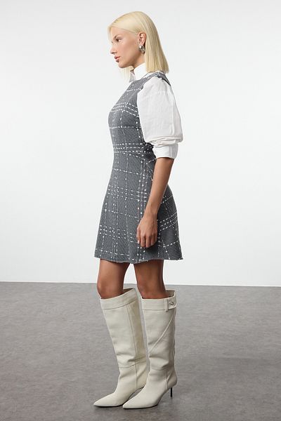 Trendyol Collection Grau kariertes Minikleid - Twoaw23el00258