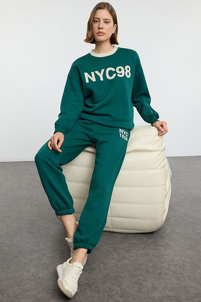 Trendyol Collection Σκούρο Πράσινο Σλόγκαν εμπριμέ - Σετ φόρμας με ελαστικό πλεκτό πόδι Twoaw25Em00011